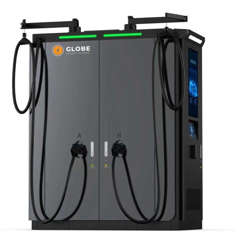 Boost Charger med to ladeuttak og skjerm på siden